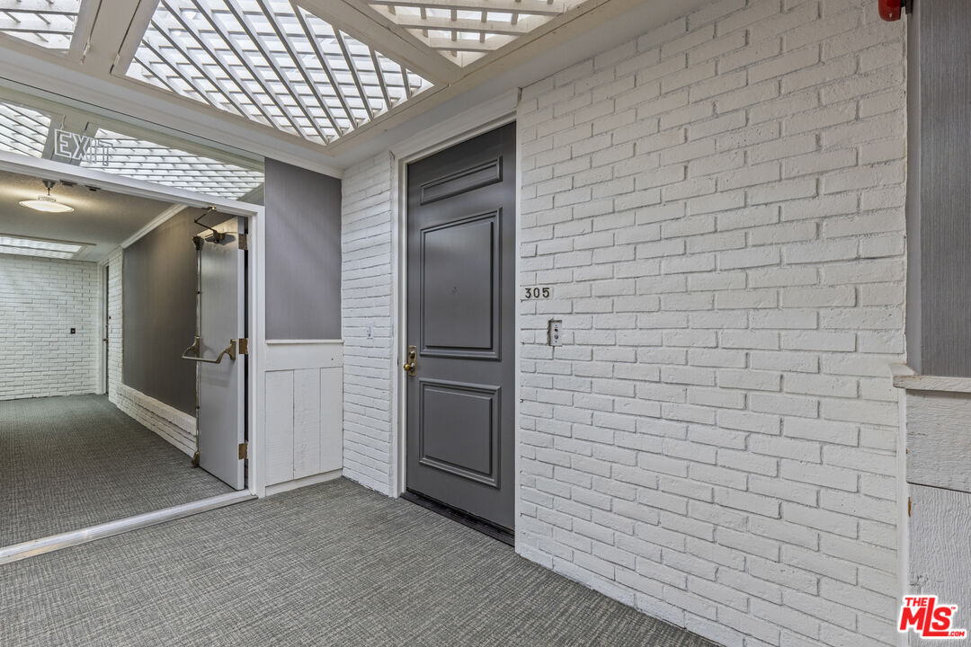1260 South Beverly Glen Boulevard, Unit 305 Los Angeles, CA 90024 - Photo 3 of 28 a view of entryway door