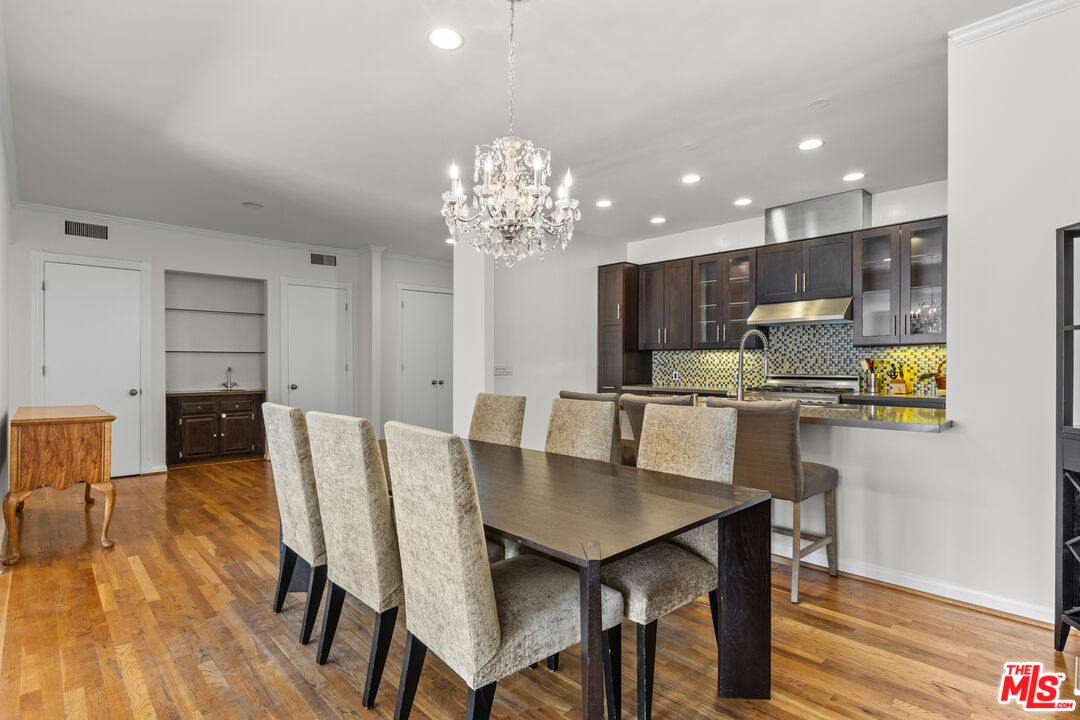 1260 South Beverly Glen Boulevard, Unit 305 Los Angeles, CA 90024 - Photo 10 of 28 a view of kitchen with breakfast area