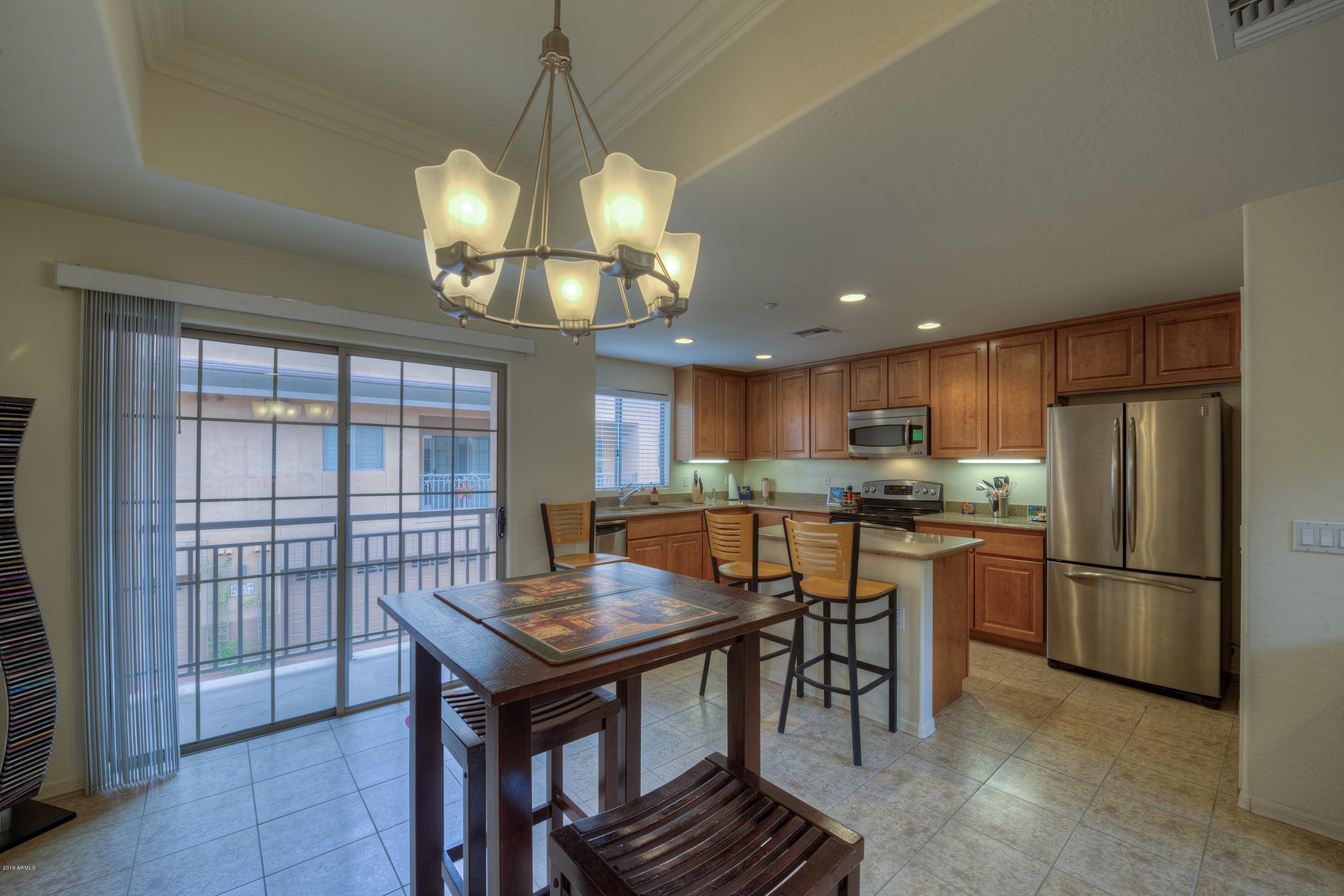 6940 East Cochise Road, Unit 1032 Paradise Valley, AZ 85253 - Photo 8 of 16 008_Dining Area and Kitchen