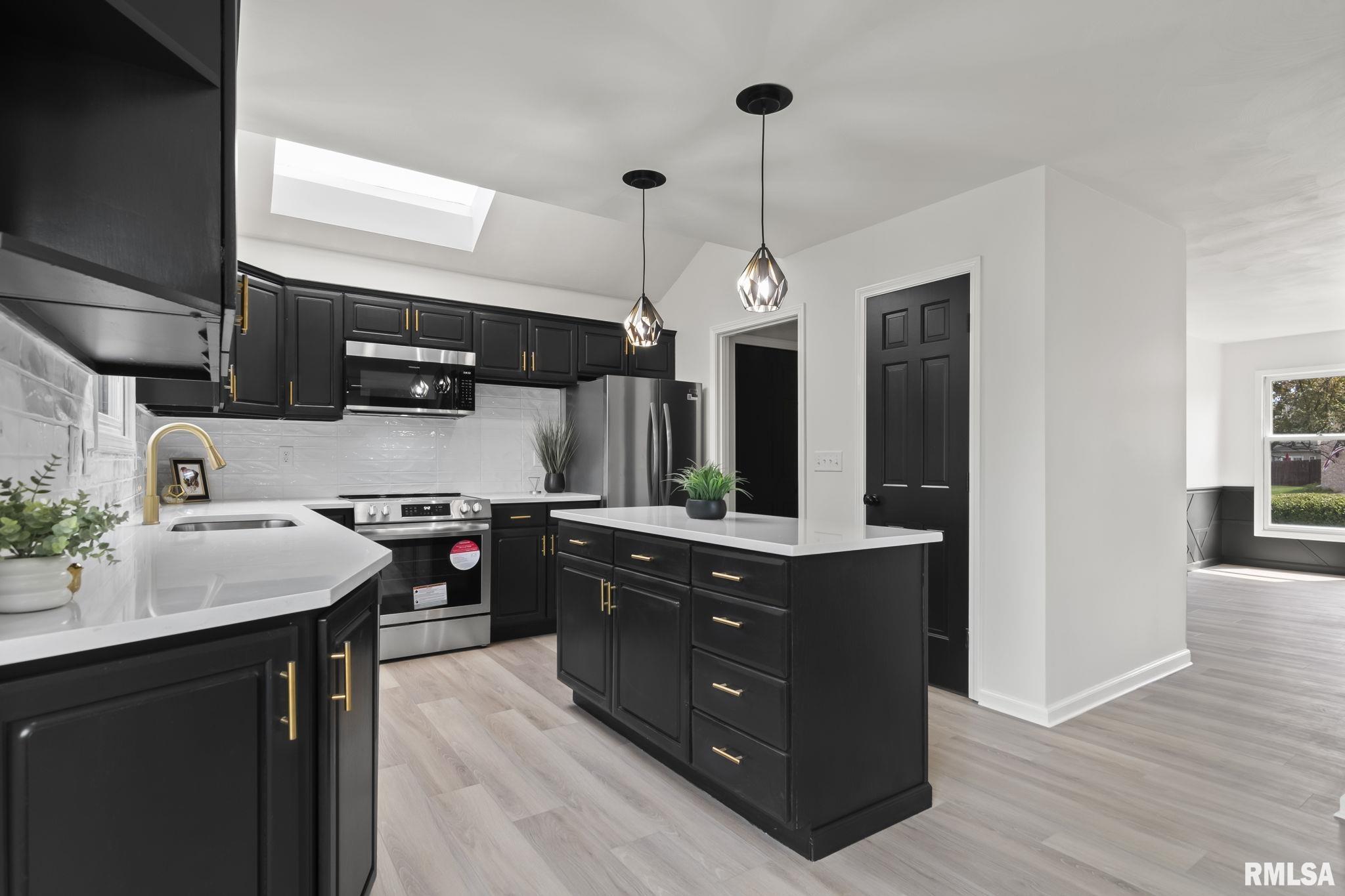 3301 Red Bud Lane Springfield, IL 62712 - Photo 18 of 53