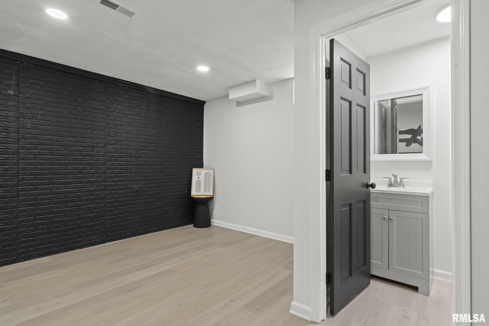 3301 Red Bud Lane Springfield, IL 62712 - Photo 42 of 53