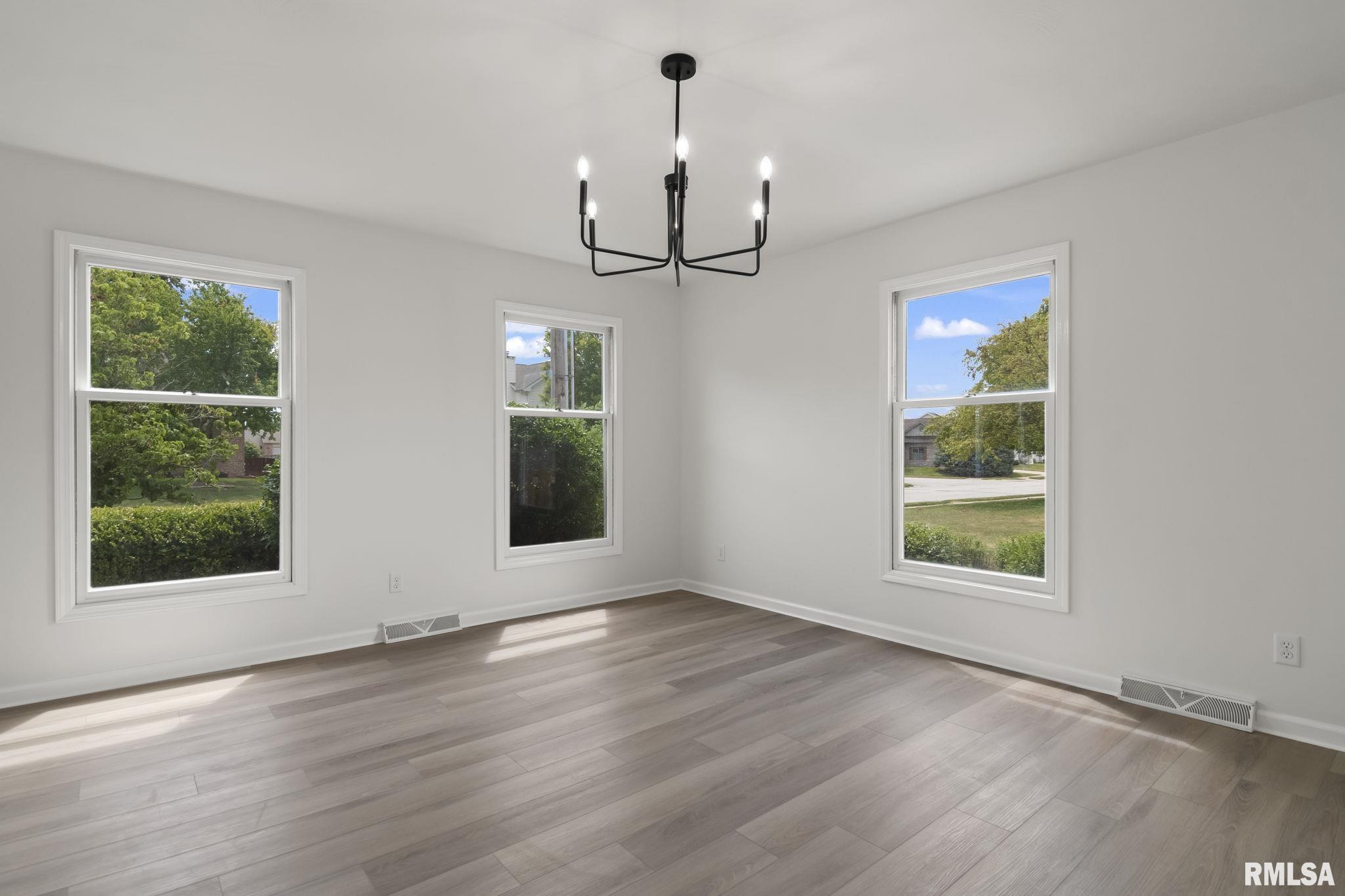 3301 Red Bud Lane Springfield, IL 62712 - Photo 8 of 53