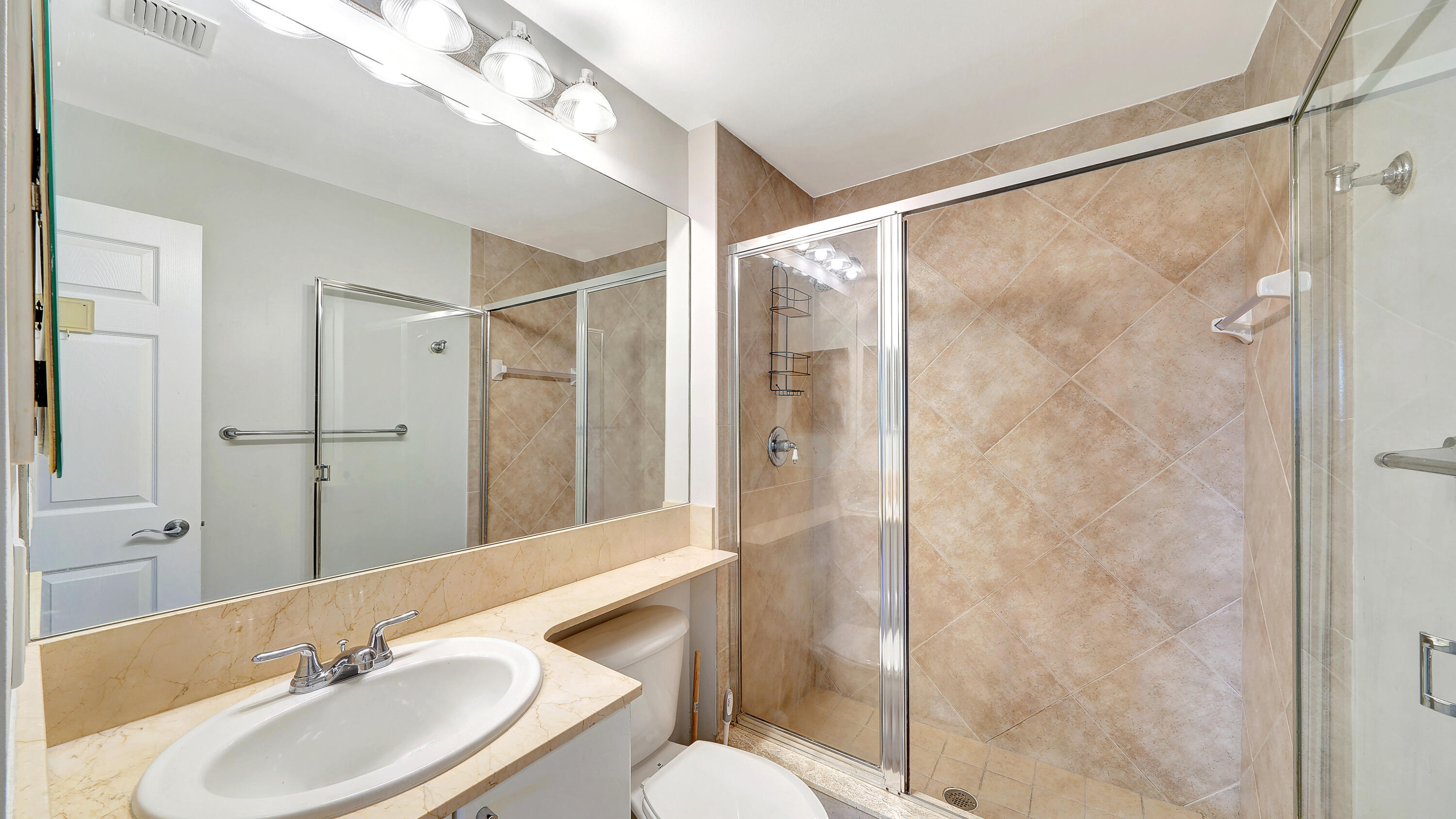 233 South Federal Highway, Unit 425 Boca Raton, FL 33432 - Photo 35 of 49 21 Guest Bathroom (1)