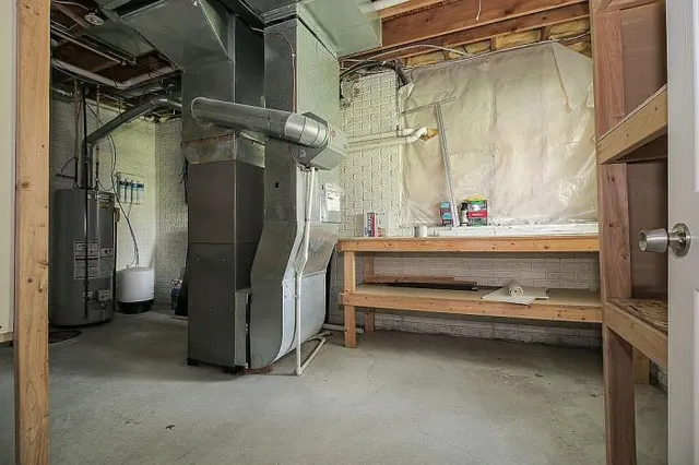 $375,000 | 1300 Pondview Lane, Oxford, MI 48371