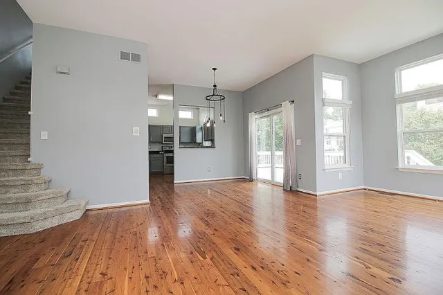 $375,000 | 1300 Pondview Lane, Oxford, MI 48371