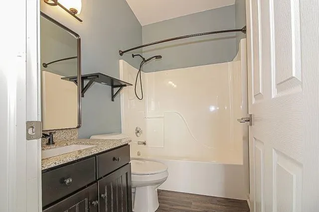 $375,000 | 1300 Pondview Lane, Oxford, MI 48371