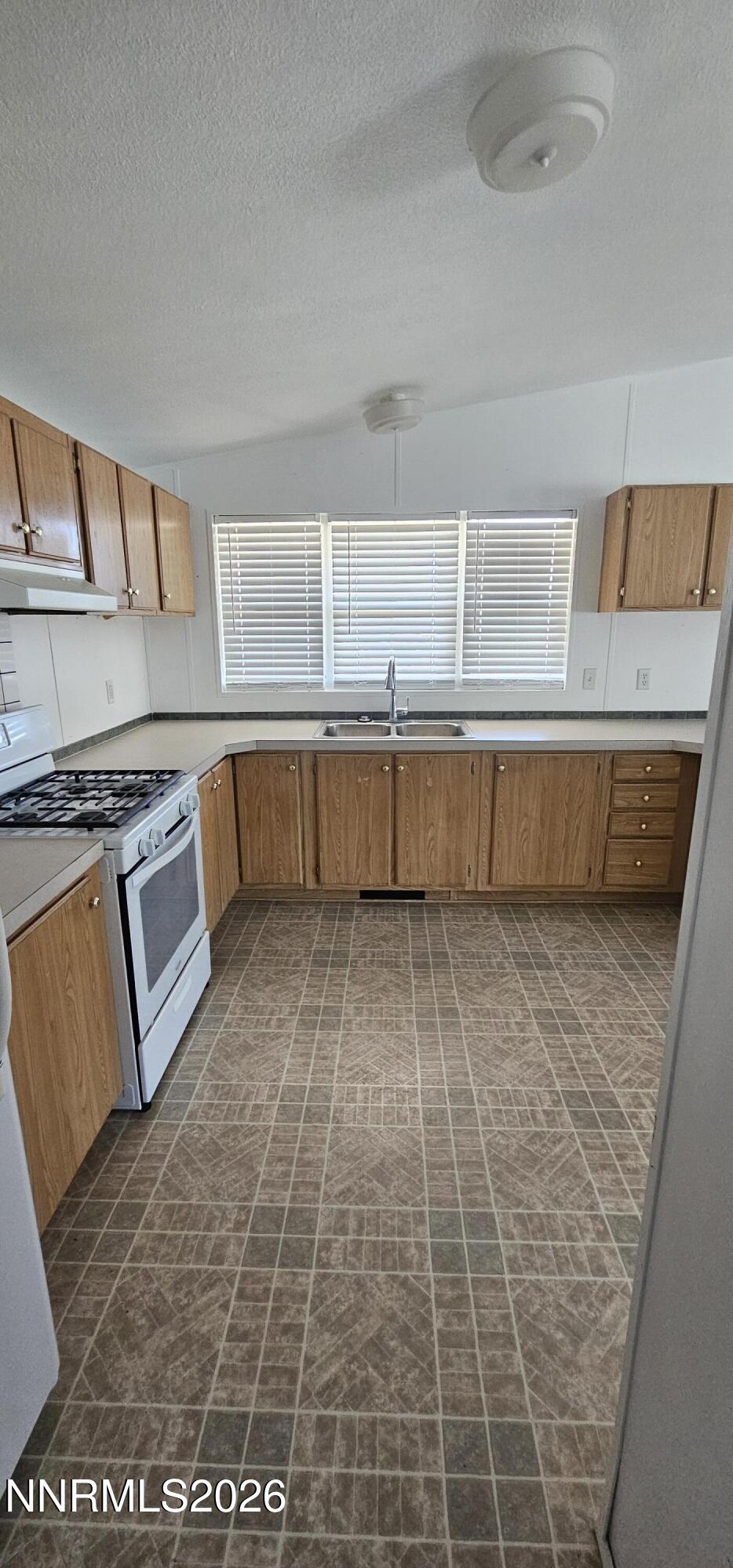 121 Del Drive Kingston, NV 89310 - Photo 10 of 19 20260531_101147
