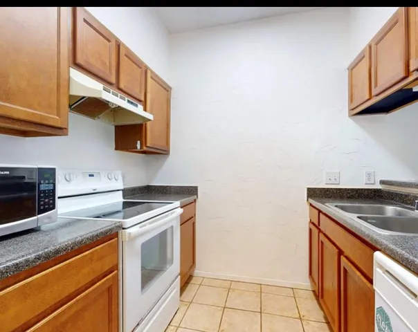 $1,600 | 7031 North Holiday Drive, Galveston, TX 77550