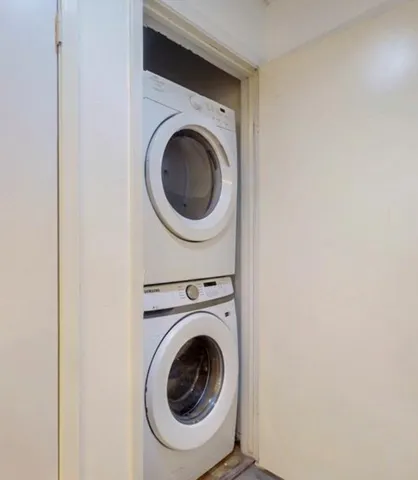 $1,600 | 7031 North Holiday Drive, Galveston, TX 77550