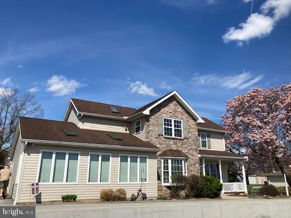 $300,000 | 8 North Kinzer Road, Kinzers, PA 17535