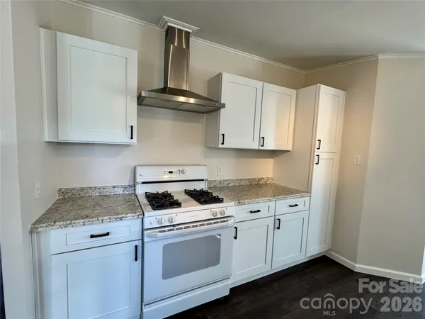 $299,900 | 436 Riverwind Drive, Hendersonville, NC 28739