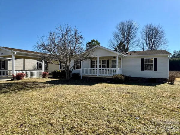 $299,900 | 436 Riverwind Drive, Hendersonville, NC 28739