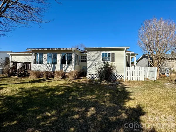 $299,900 | 436 Riverwind Drive, Hendersonville, NC 28739