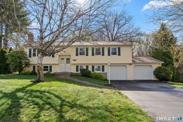 $385,000 | 22 Settler Circle, Windsor, CT 06095