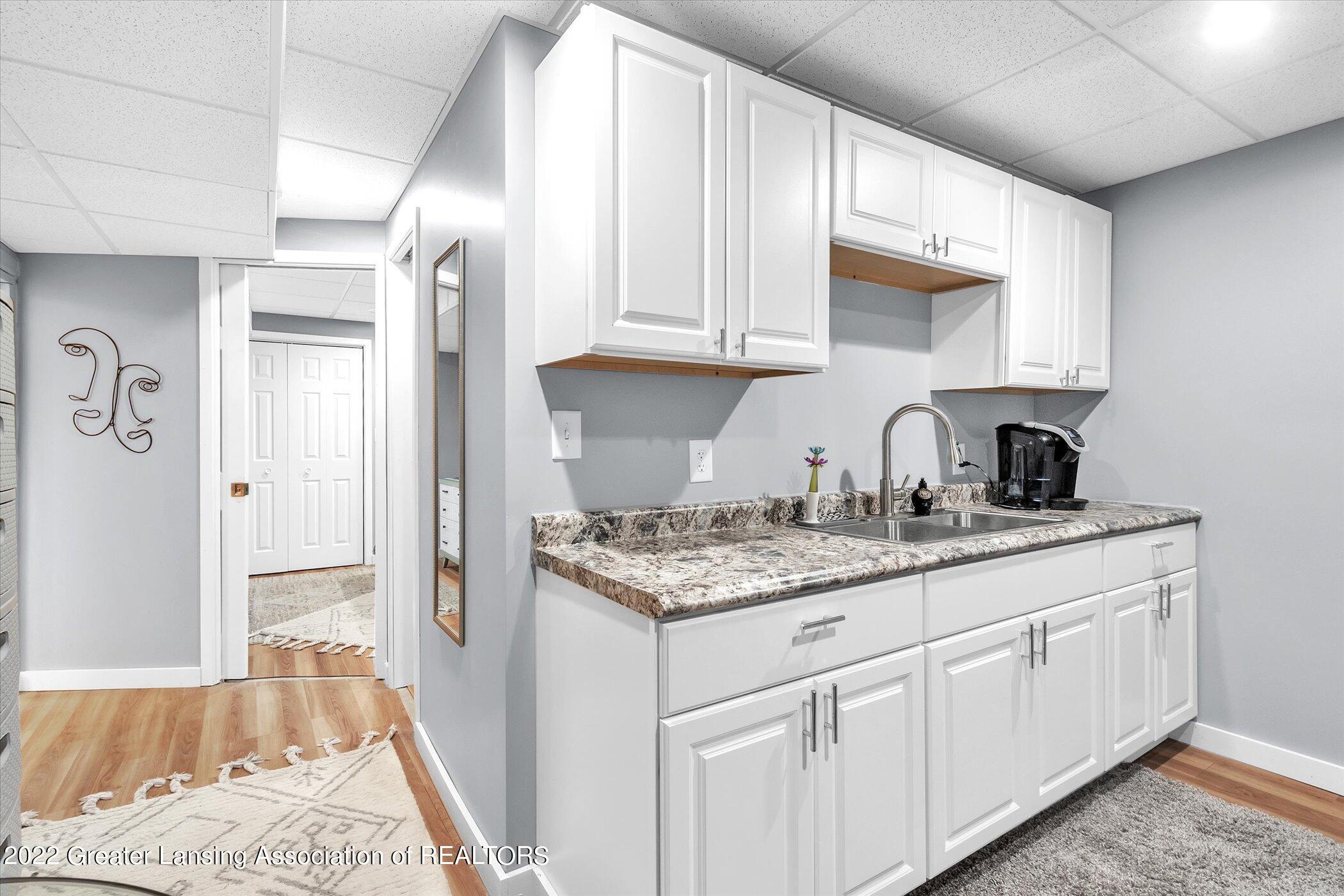 1016 Boichot Road Lansing, MI 48906 - Photo 35 of 47 Kitchenette