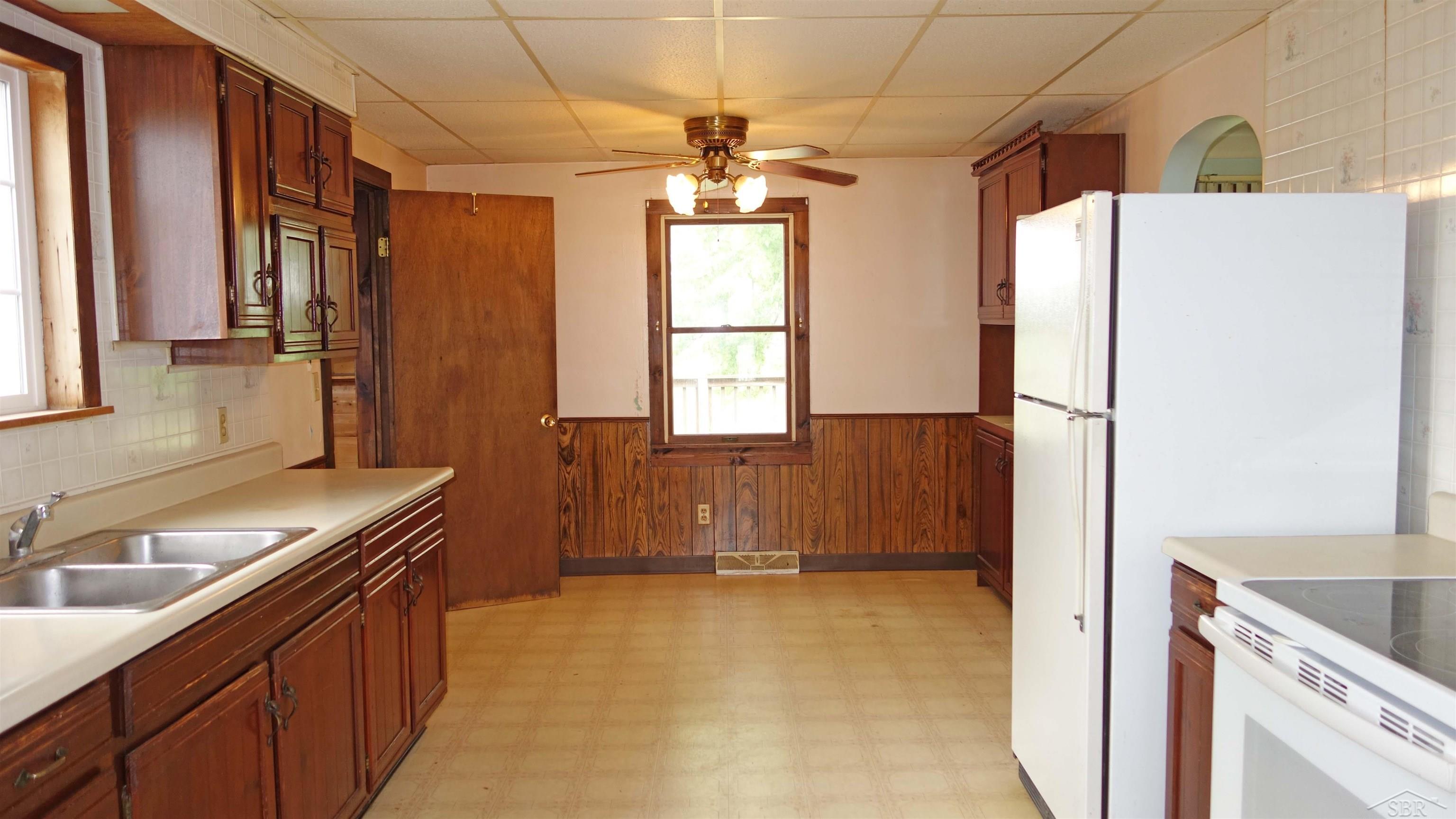 5700 Peet Road Chesaning, MI 48616 - Photo 7 of 32 50113720-6.JPG