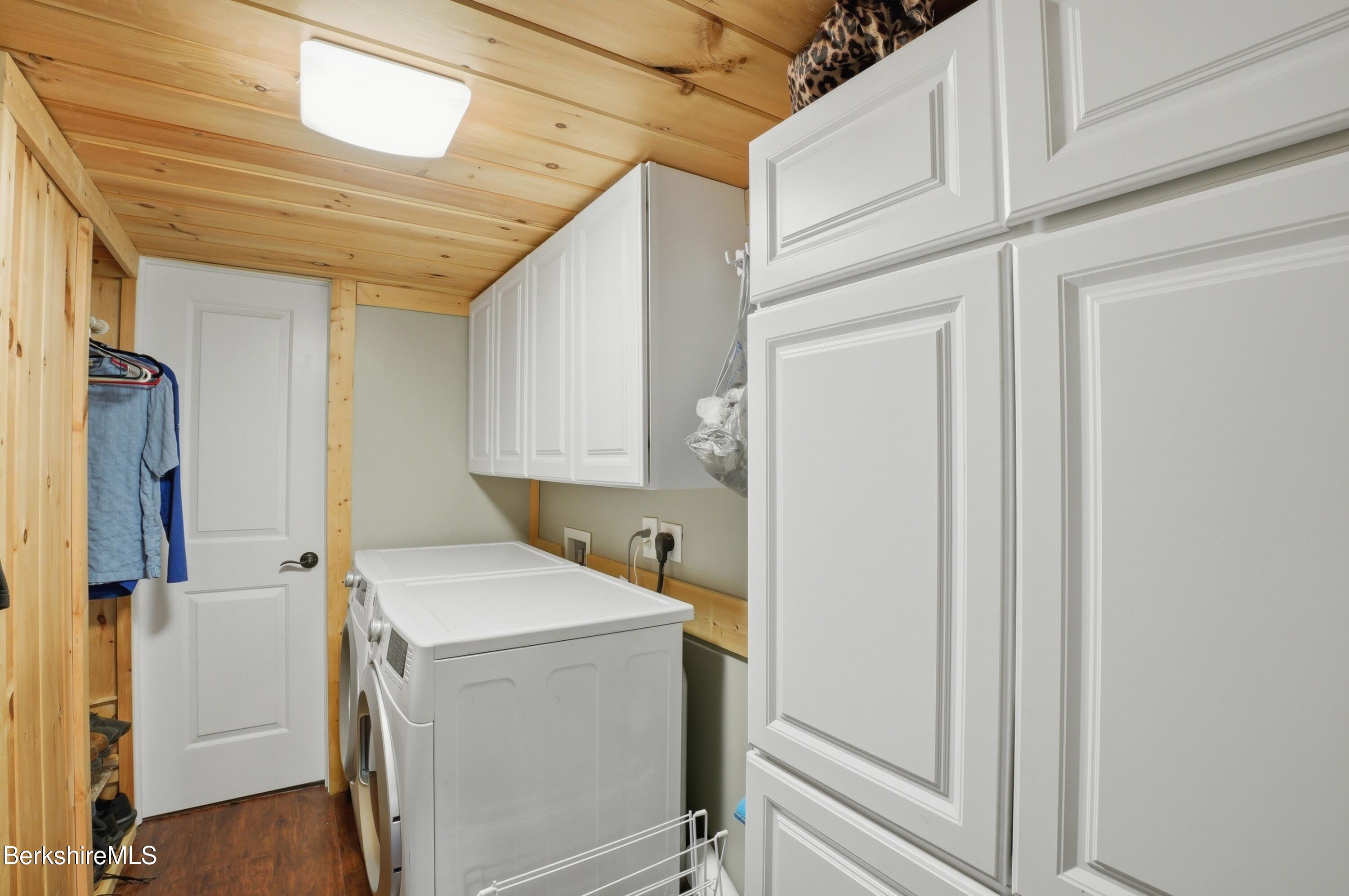 491 Main Road Savoy, MA 01256 - Photo 22 of 35 1ST FLOOR LAUNDRY ROOM