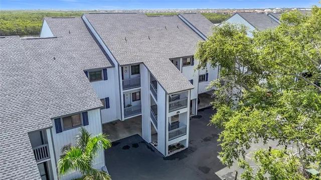 $295,000 | 809 Bahia Del Sol Drive, Unit 72, Ruskin, FL 33570