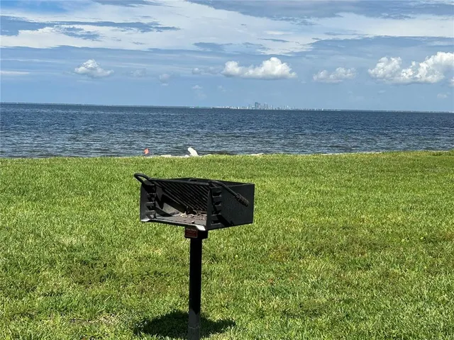 $295,000 | 809 Bahia Del Sol Drive, Unit 72, Ruskin, FL 33570