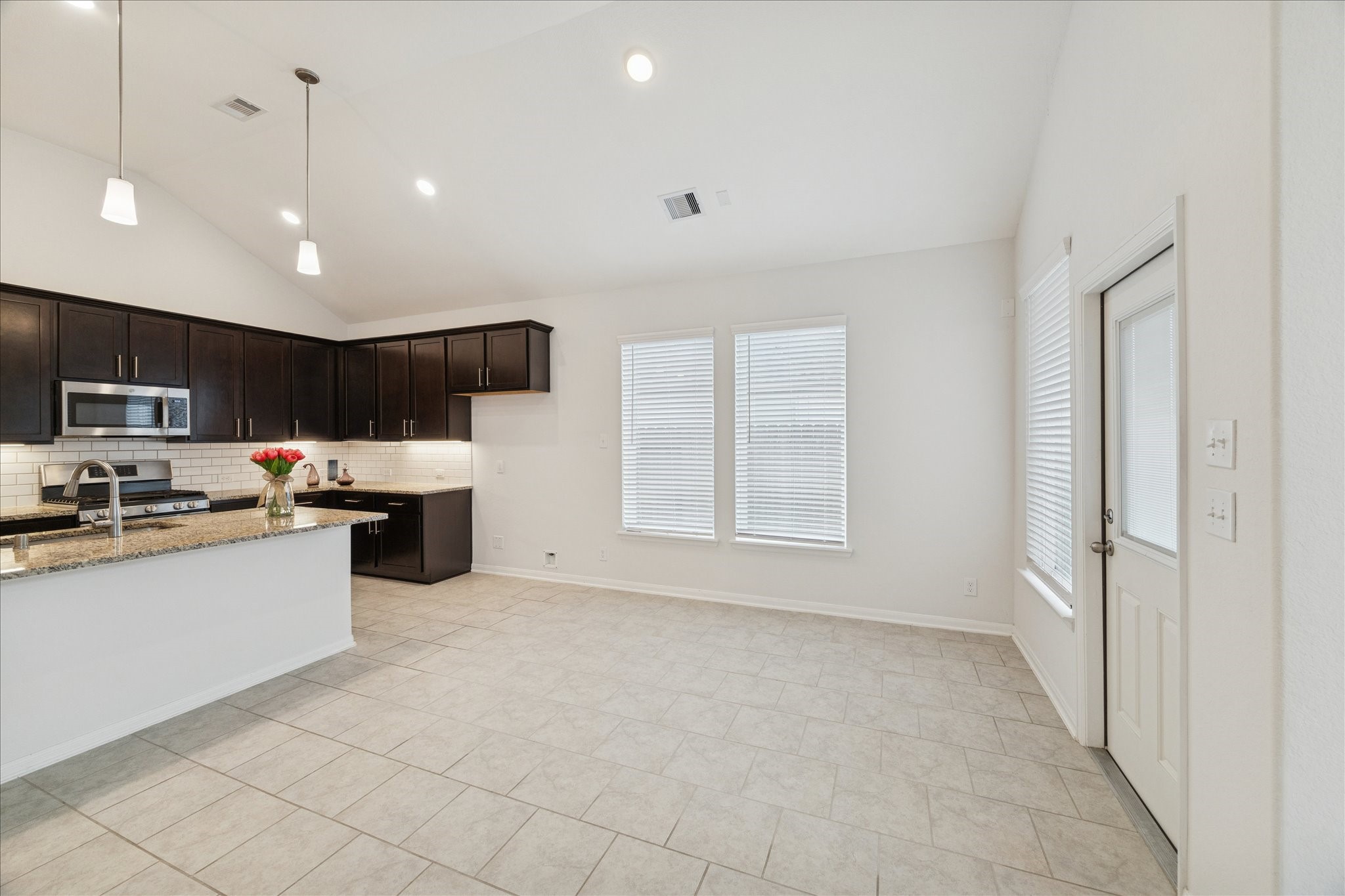 8818 Ruddy Duck Court Baytown, TX 77521 - Photo 14 of 38 Simply spacious and thoughtfully designed to create an open, airy feel throughout.