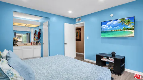 $489,900 | 13567 Valerio Street, Unit C, Van Nuys, CA 91405