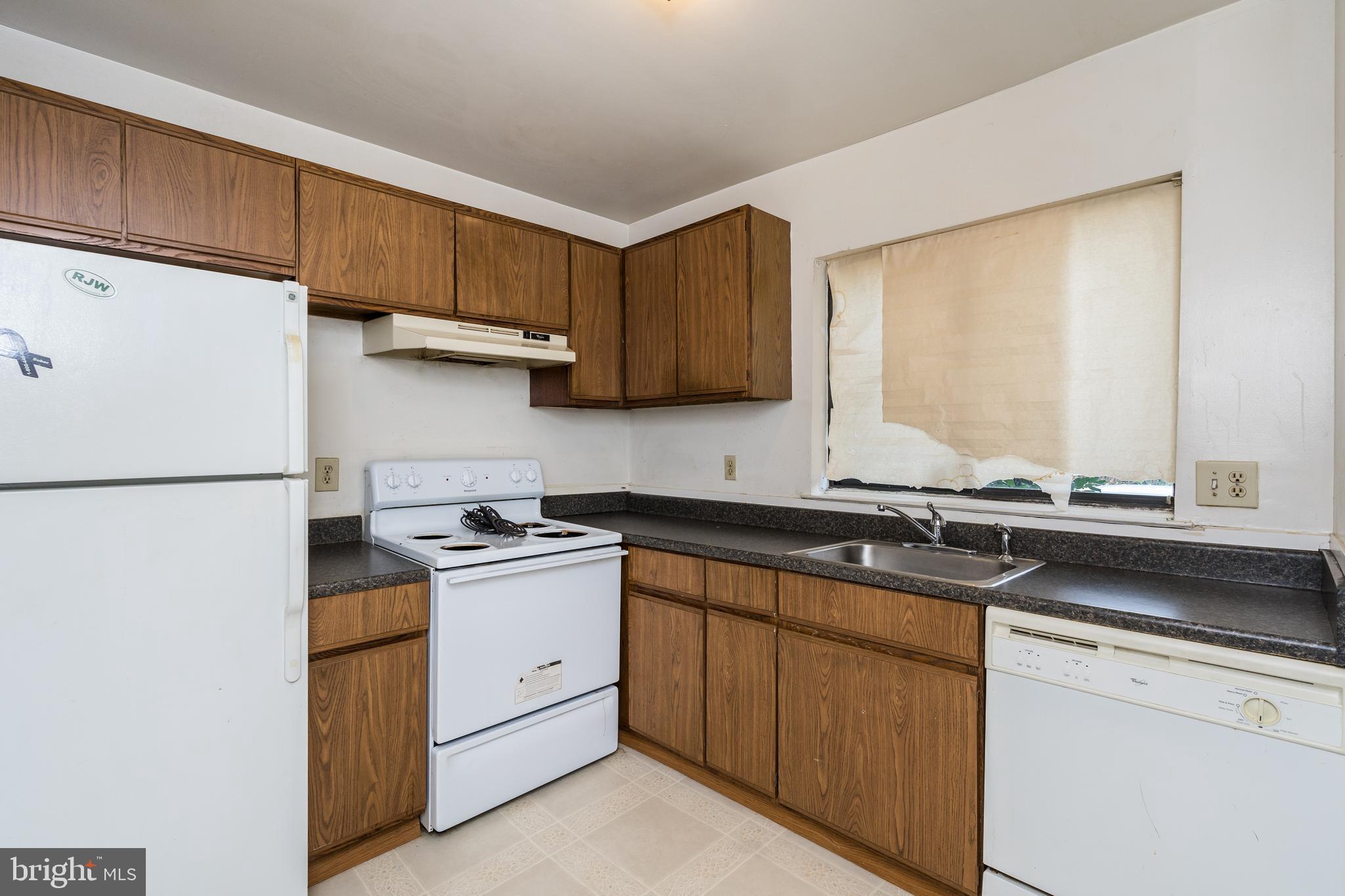 15702 Dorset Road, Unit 101 Laurel, MD 20707 - Photo 14 of 34 Gallery Image 14