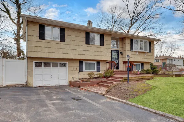 $849,990 | 3 Livingston Street, St. James, NY 11780