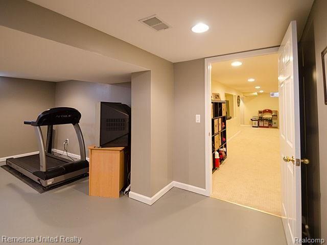 28025 Quail Hollow Road Farmington Hills, MI 48331 - Photo 35 of 38