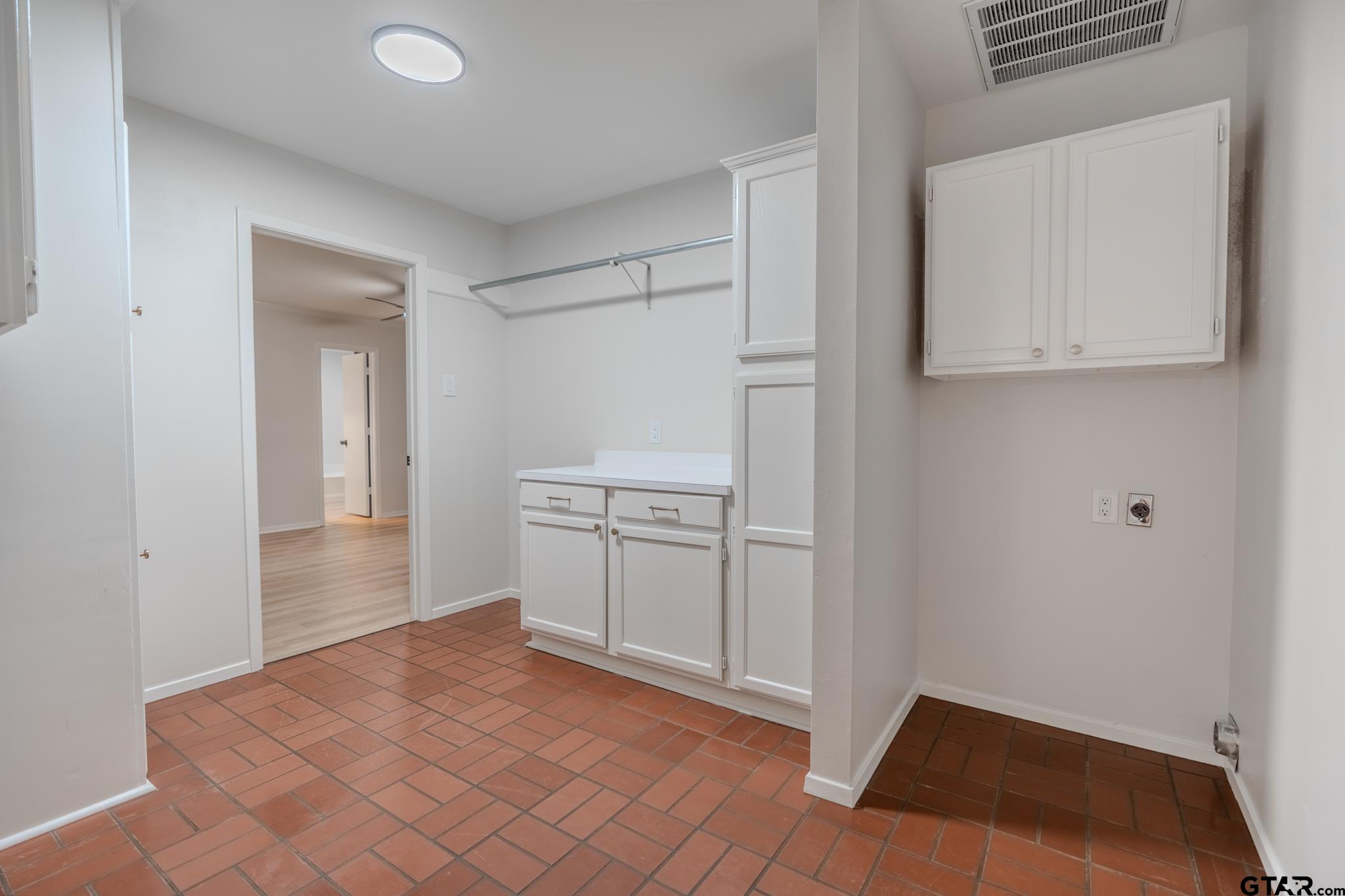 501 West Rieck Road Tyler, TX 75703 - Photo 13 of 48