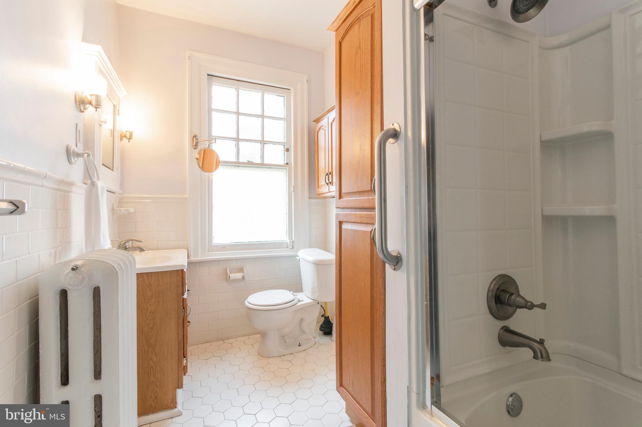 7130 Cresheim Road Philadelphia, PA 19119 - Photo 17 of 22 Full Bath with Shower/Tub (2nd Floor)