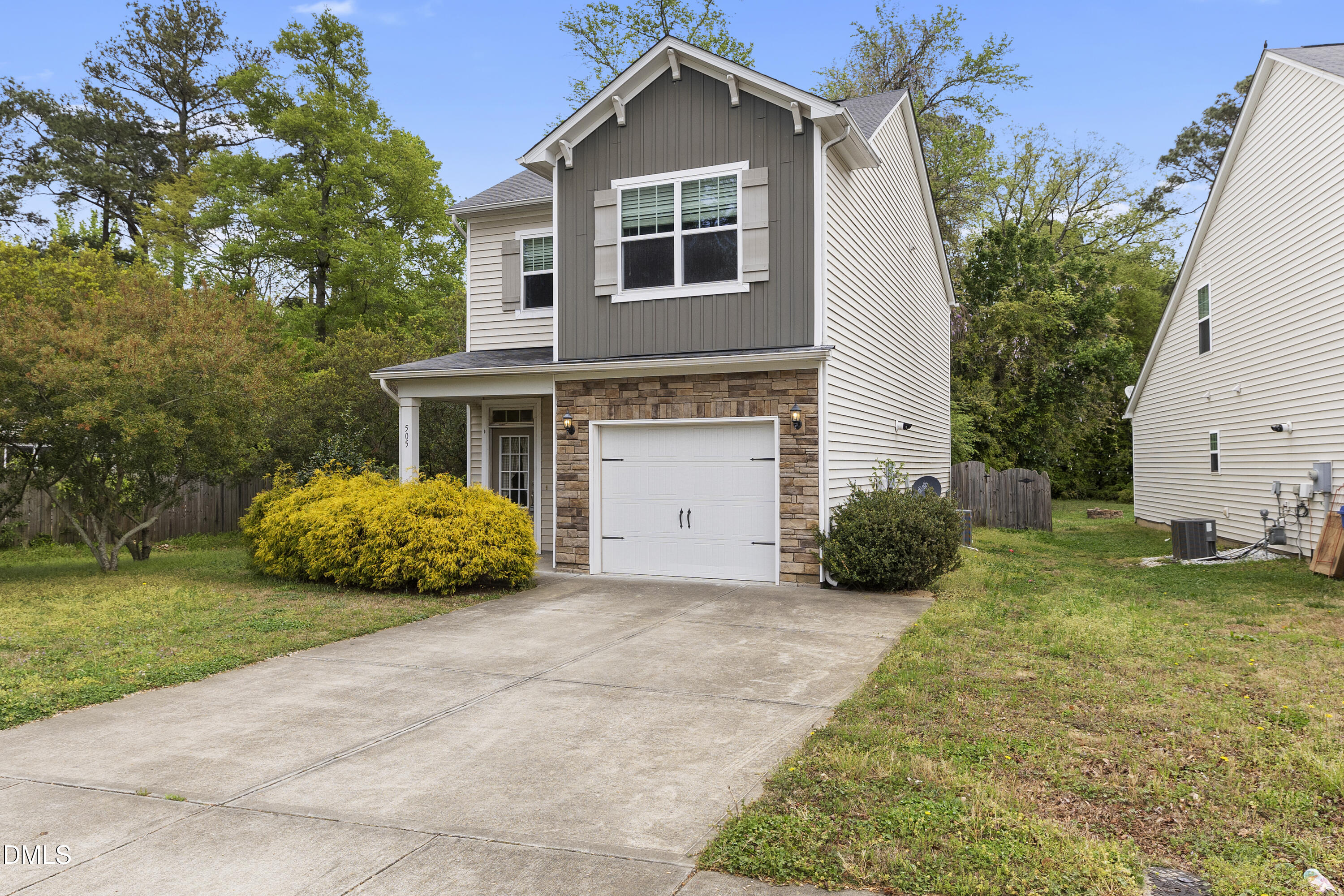 505 Hunters Ridge Drive Fuquay-Varina, NC 27526 - Photo 4 of 65 505_hunters_ridge_1front_1