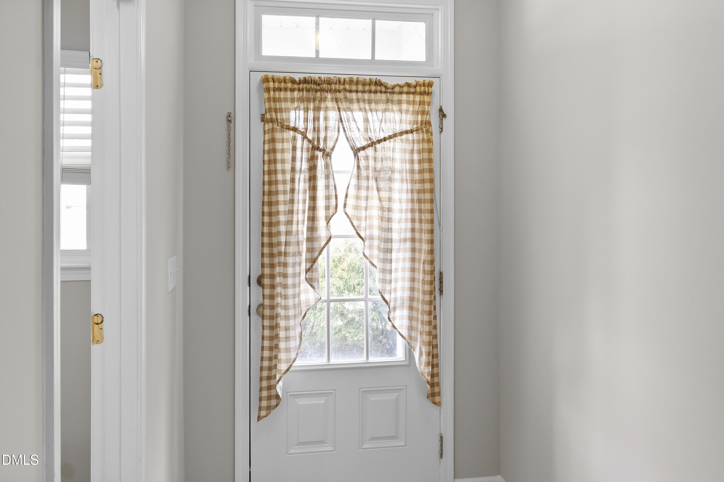 505 Hunters Ridge Drive Fuquay-Varina, NC 27526 - Photo 52 of 65 505_hunters_ridge_entry_1