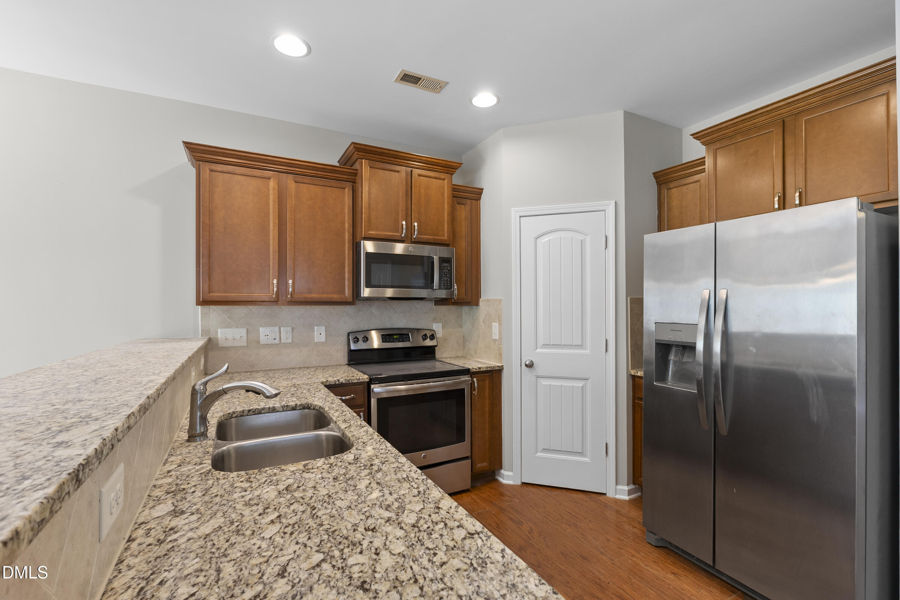 505 Hunters Ridge Drive Fuquay-Varina, NC 27526 - Photo 58 of 65 505_hunters_ridge_kitchen_3