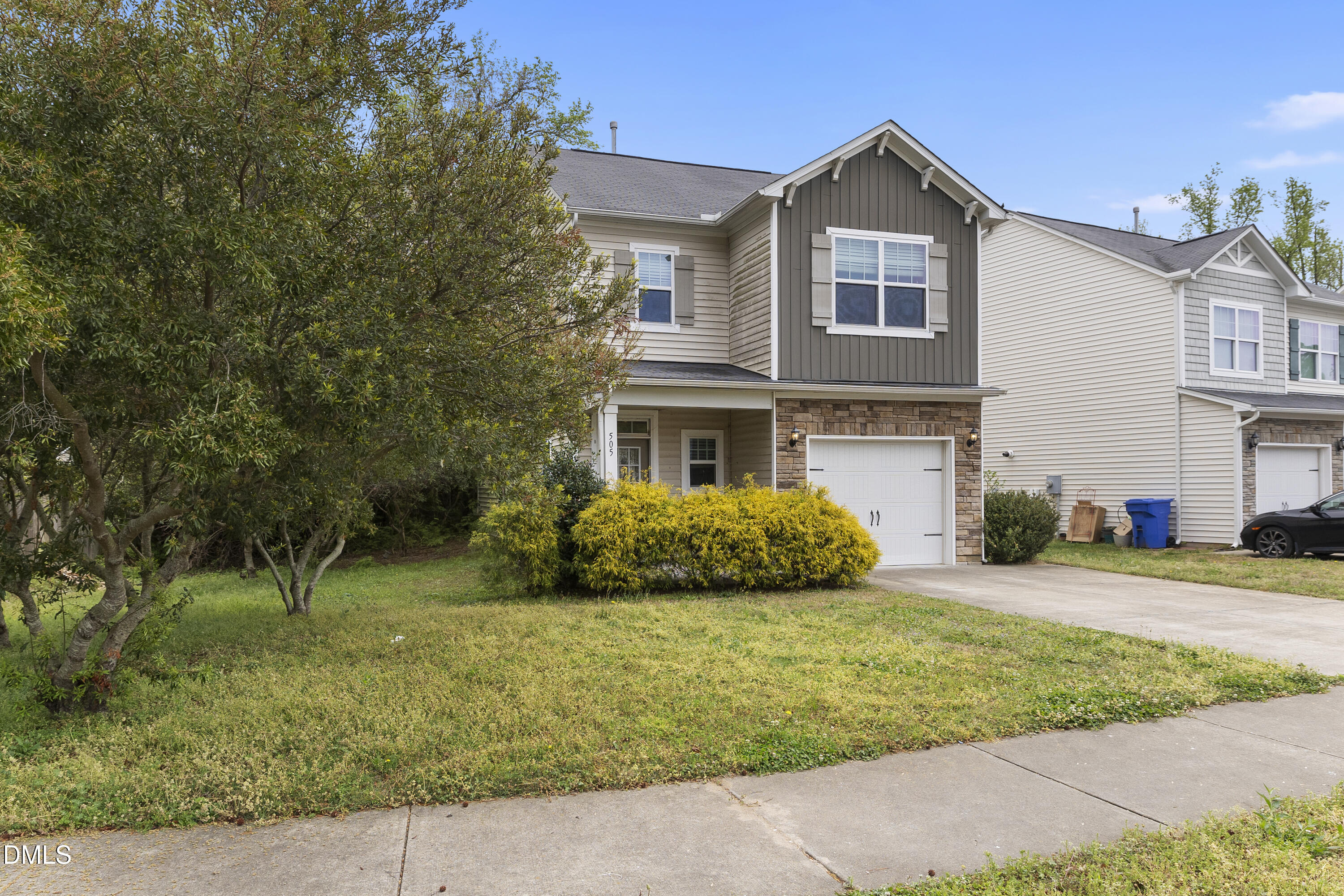 505 Hunters Ridge Drive Fuquay-Varina, NC 27526 - Photo 6 of 65 505_hunters_ridge_1front_3