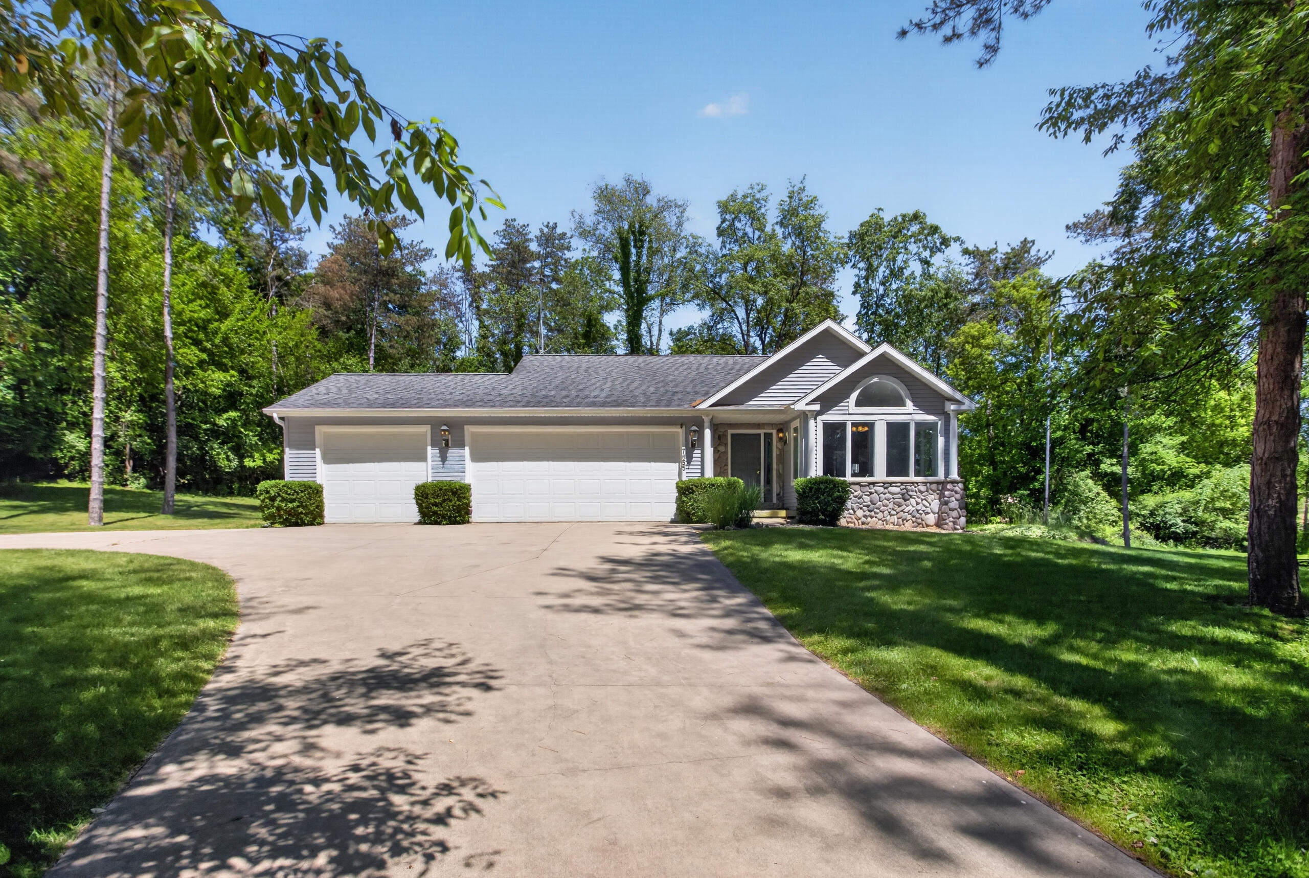 7655 Riverside Road Brooklyn, MI 49230 - Photo 2 of 55 IMG_4999