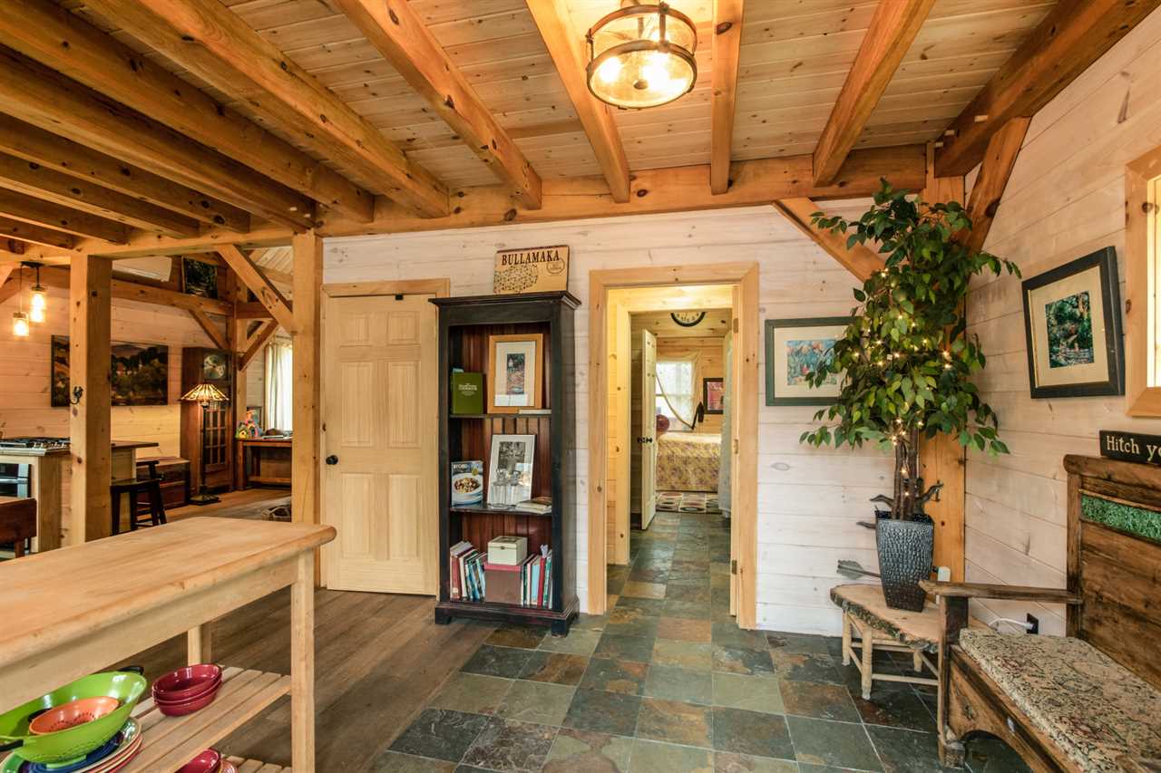 2528 Hollow Road North Ferrisburgh, VT 05473 - Photo 1 of 29 Gallery Image 1