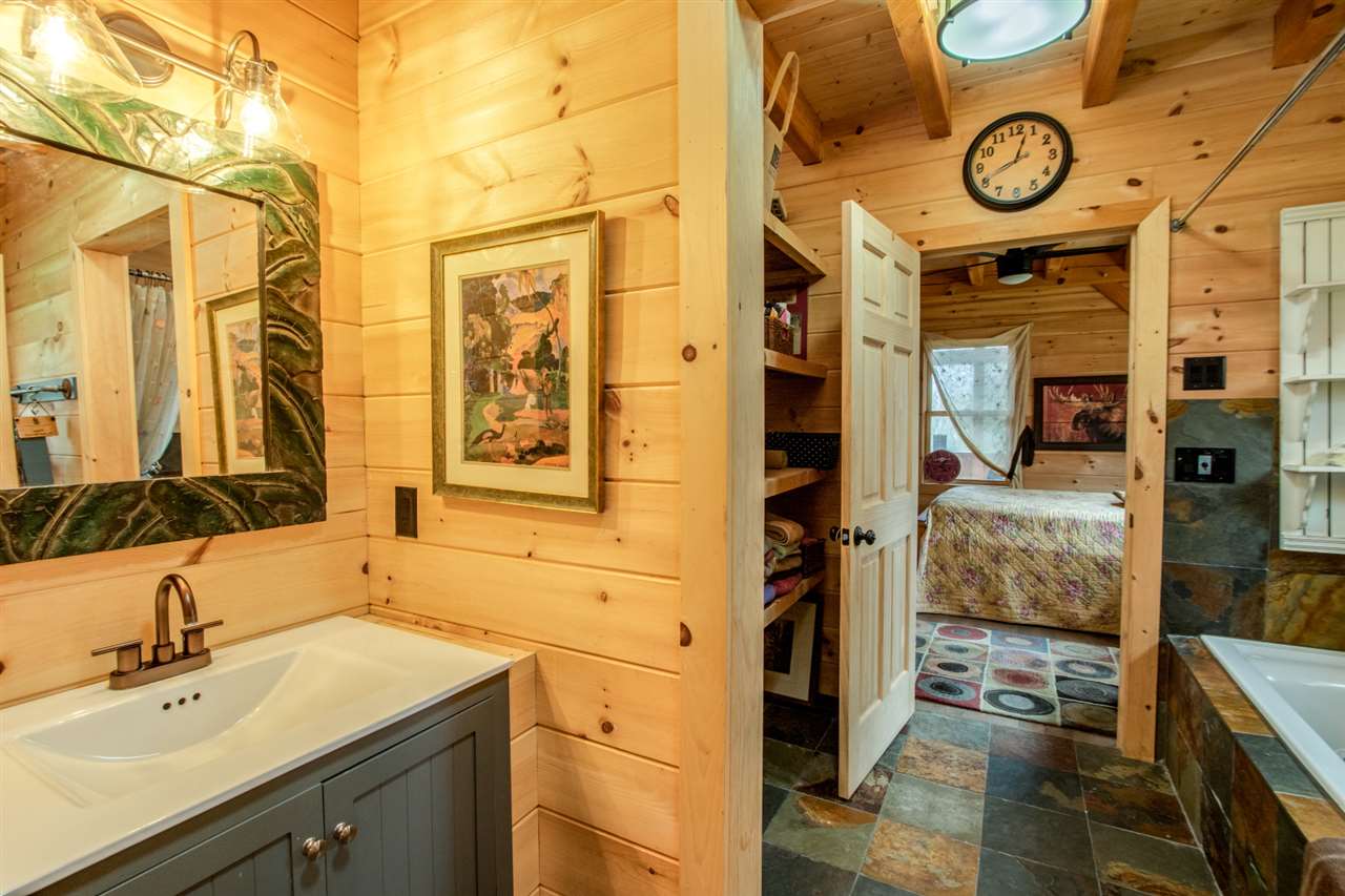 2528 Hollow Road North Ferrisburgh, VT 05473 - Photo 17 of 29 Gallery Image 17