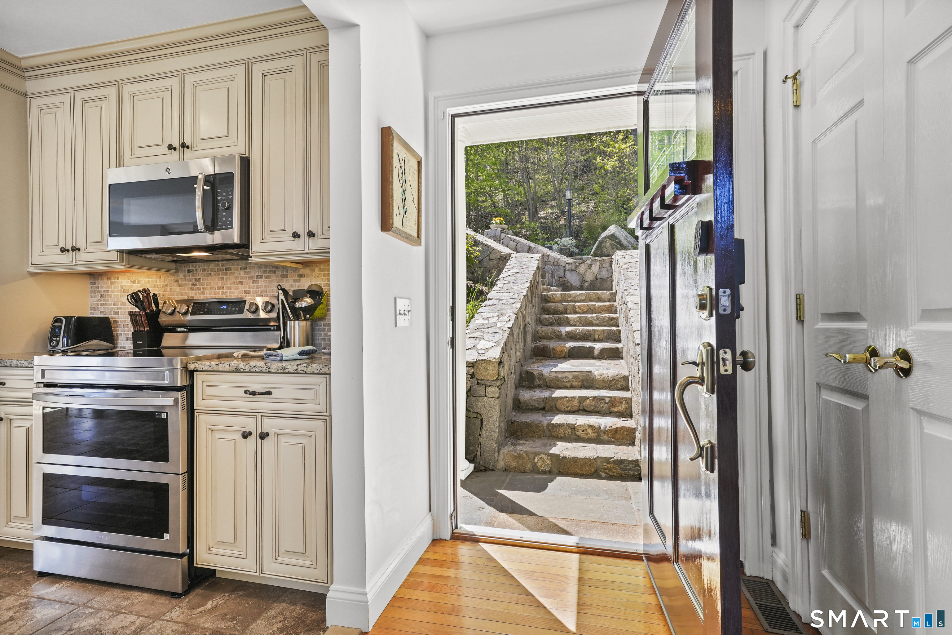 83 Wood Creek Road New Fairfield, CT 06812 - Photo 7 of 40 Main entryway