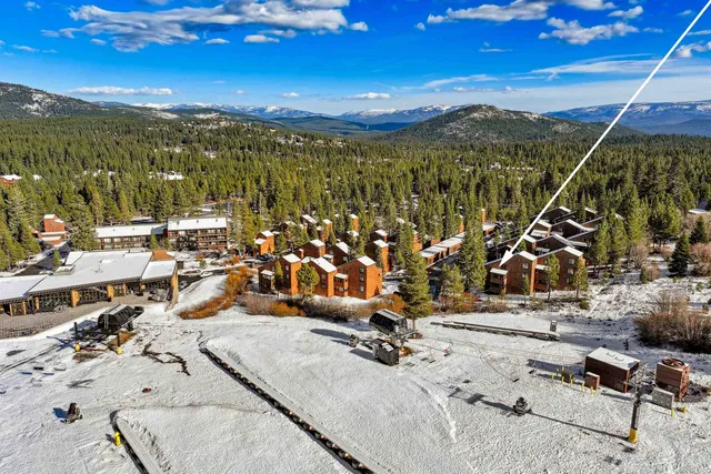 $379,000 | 11727 Snowpeak Way, Unit 574, Truckee, CA 96161
