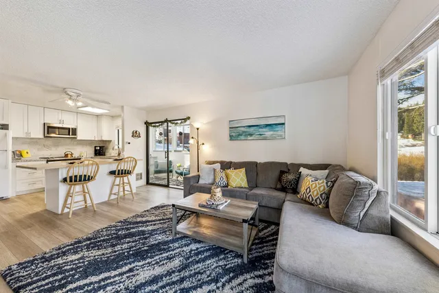 $379,000 | 11727 Snowpeak Way, Unit 574, Truckee, CA 96161