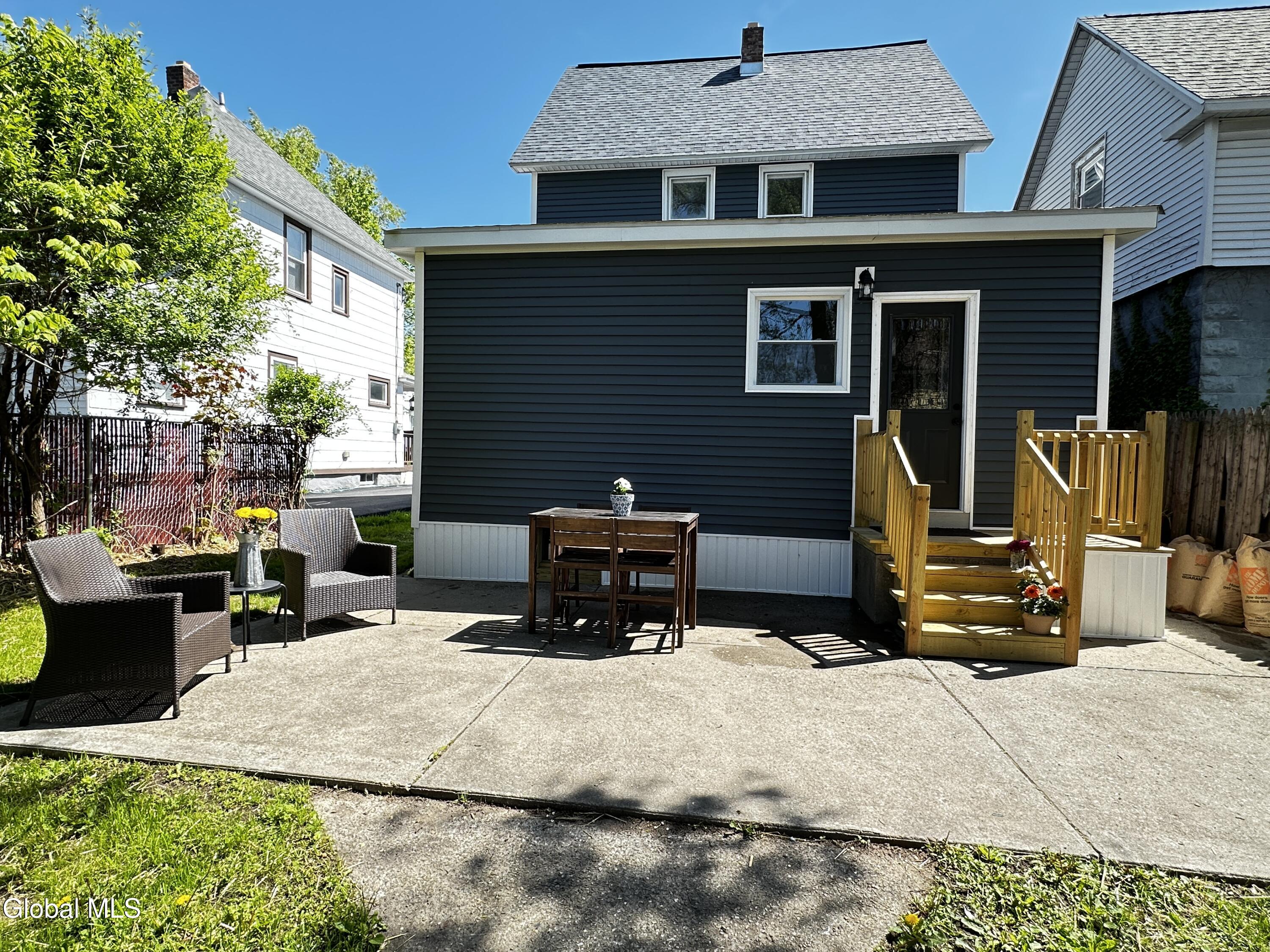 866 Thompson Street Schenectady, NY 12306 - Photo 5 of 24 IMG_0083