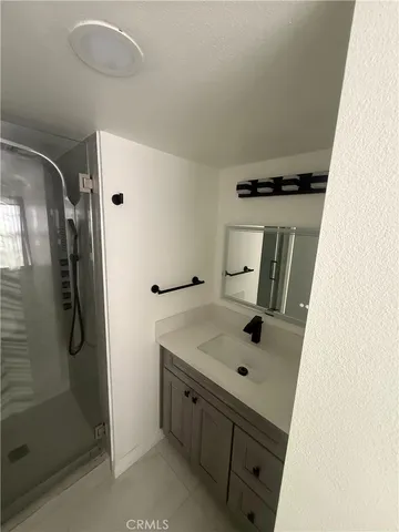 $3,975 | 2248 Del Mar Road, Unit 7, Montrose, CA 91020