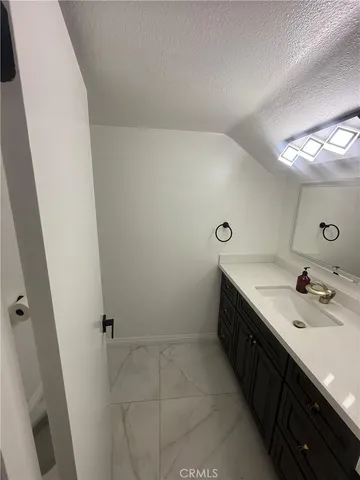 $3,975 | 2248 Del Mar Road, Unit 7, Montrose, CA 91020