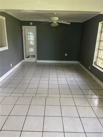 a view of a livingroom with window