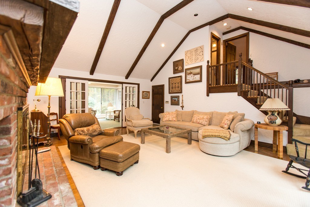 24 Beech Road Weston, MA 02493 - Photo 9 of 23 Gallery Image 9