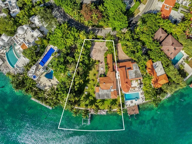 $24,000,000 | 6 South Hibiscus Drive, Miami Beach, FL 33139