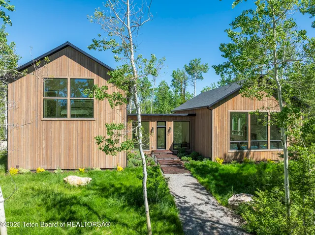 $2,295,000 | 2284 Apsaroke Trail, Tetonia, ID 83452