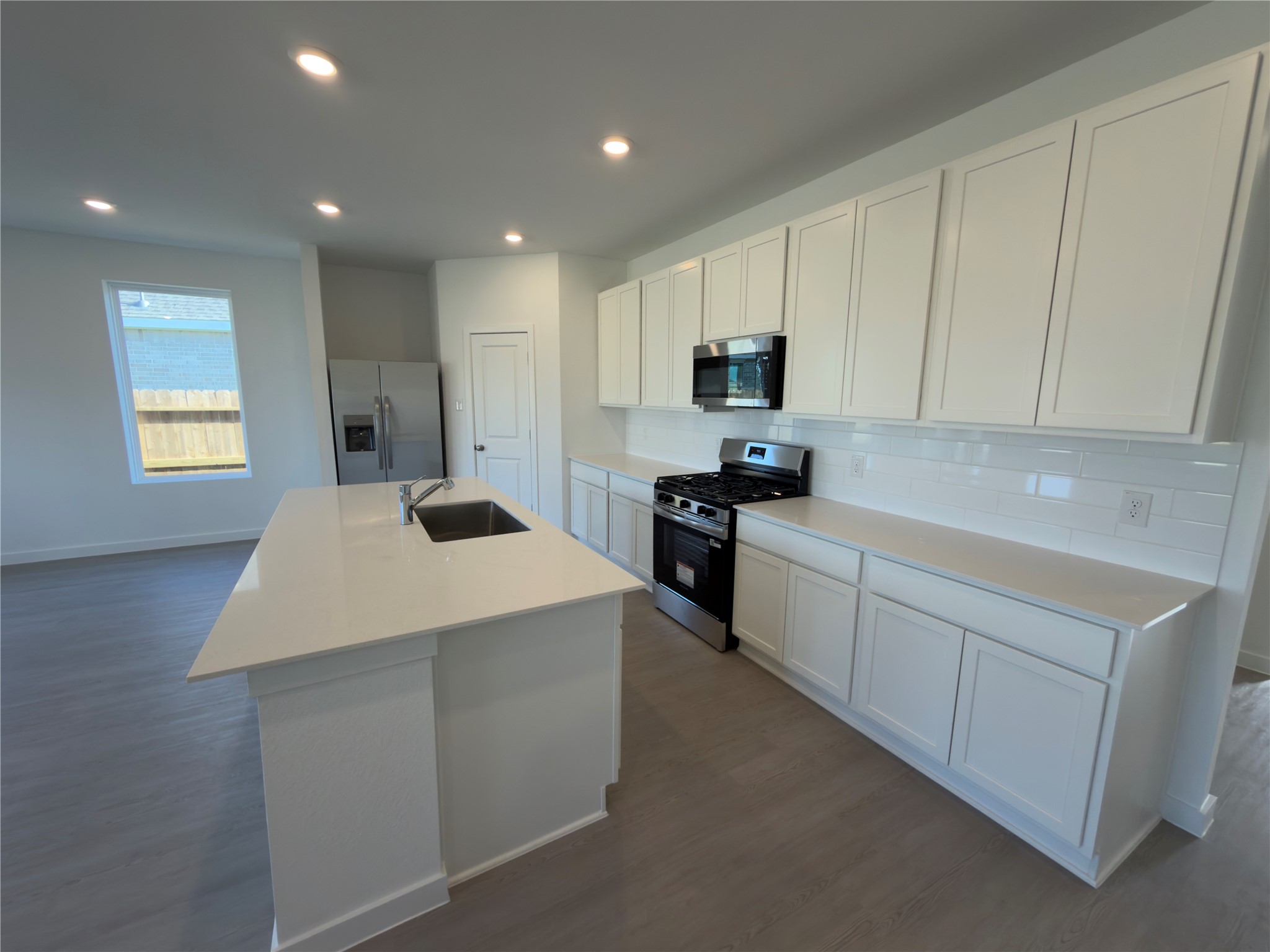 7919 Evening Emerald Drive Rosharon, TX 77583 - Photo 13 of 30