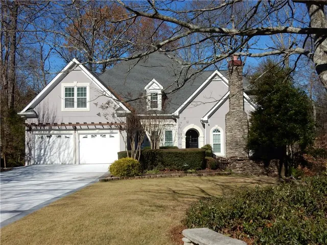 a house view with a outdoor space