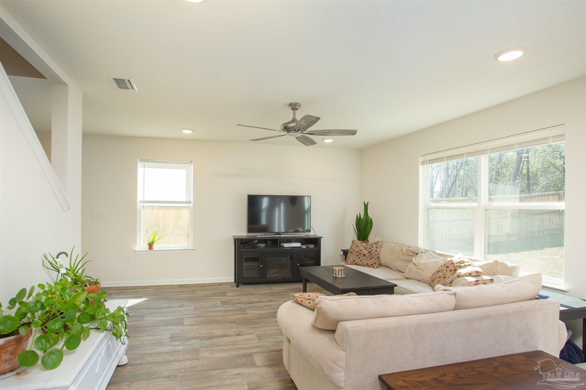 5840 Paddock Way Pensacola, FL 32526 - Photo 6 of 34